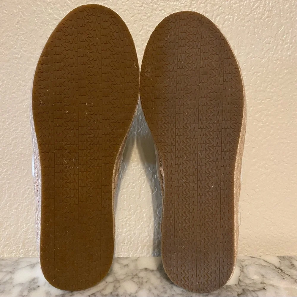 Michael Kors Libby Slip-On Shoes White Quilted w/ Gold Studs Size 5.5 M - LS20K - Picture 7 of 8